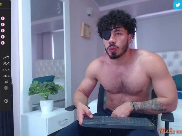 Live sex webcam photo for ronniefit #276738667