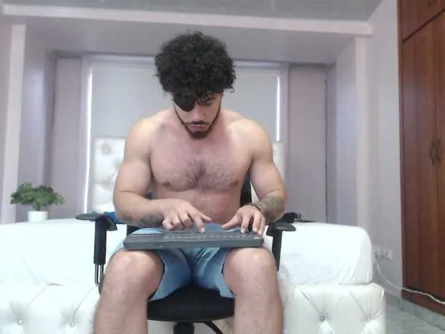 Live sex webcam photo for ronniefit #277016652