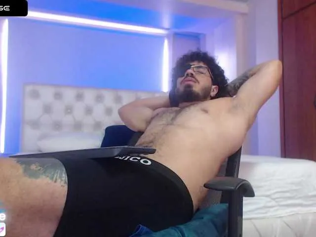 Live sex webcam photo for ronniefit #277133075