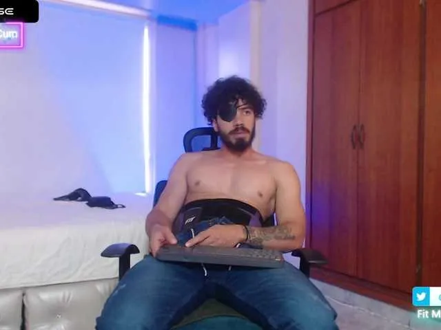 Live sex webcam photo for ronniefit #277435656
