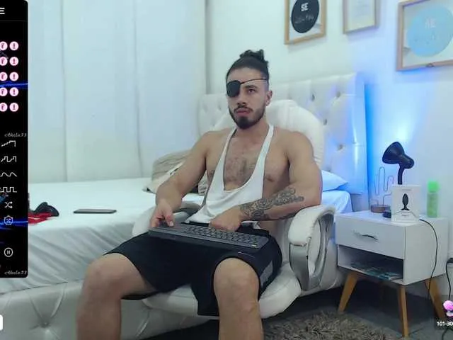 Live sex webcam photo for ronniefit #290040406
