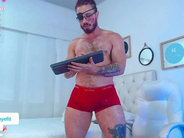 Live sex webcam photo for ronniefit #290135020