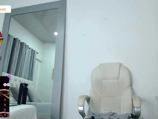 Live sex webcam photo for ronniefit #290530945