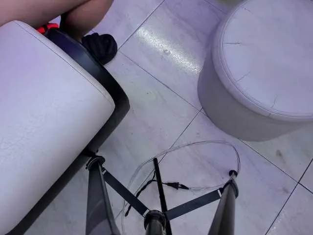 Live sex webcam photo for room-kitty #291109072