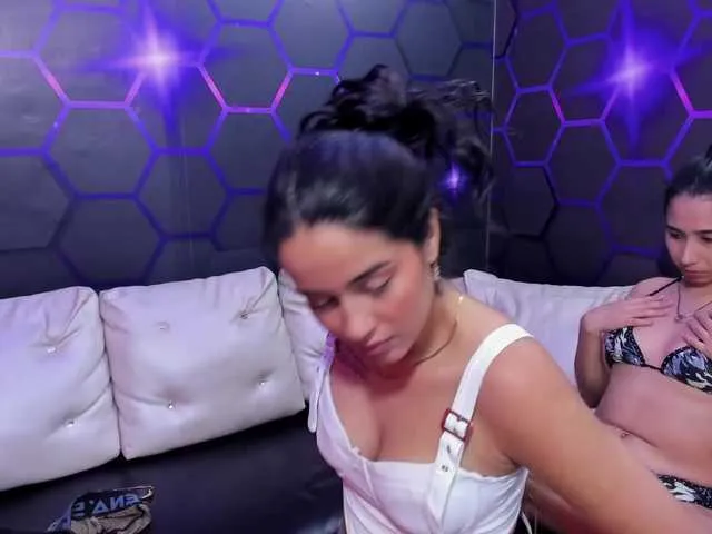 Live sex webcam photo for room-kitty #291656011