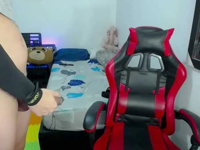 Live sex webcam photo for room-kitty #292057261