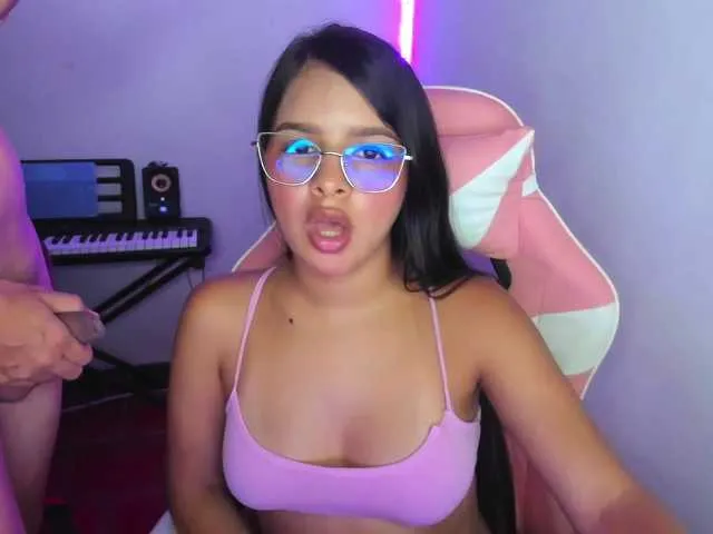 Live sex webcam photo for room-kitty #292731823