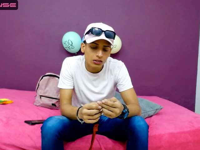 Live sex webcam photo for roomatepregn #275657524