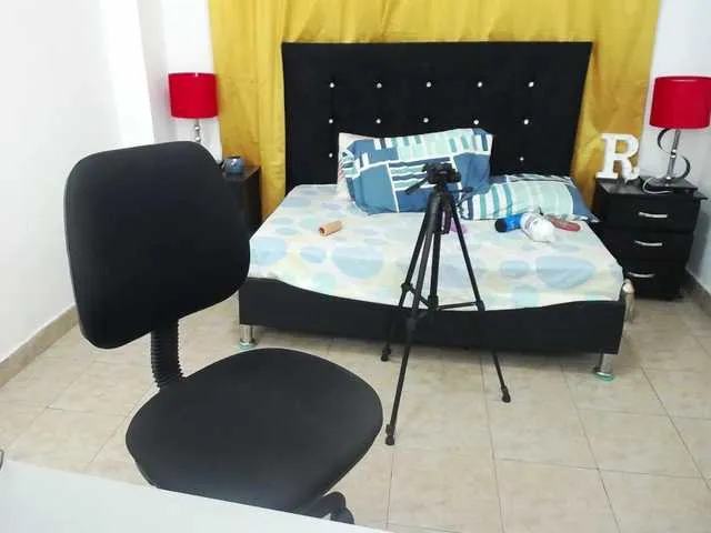 Live sex webcam photo for rosahills #288007072