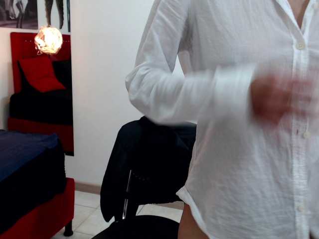 Live sex webcam photo for rosalinda01 #275641445