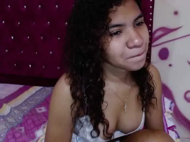 Live sex webcam photo for rose-rouse #271827799