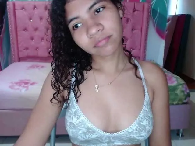 Live sex webcam photo for rose-rouse #272081708