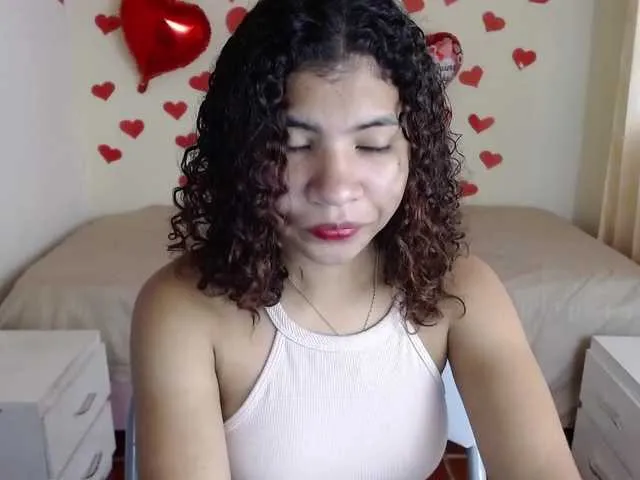 Live sex webcam photo for rose-rouse #272477321