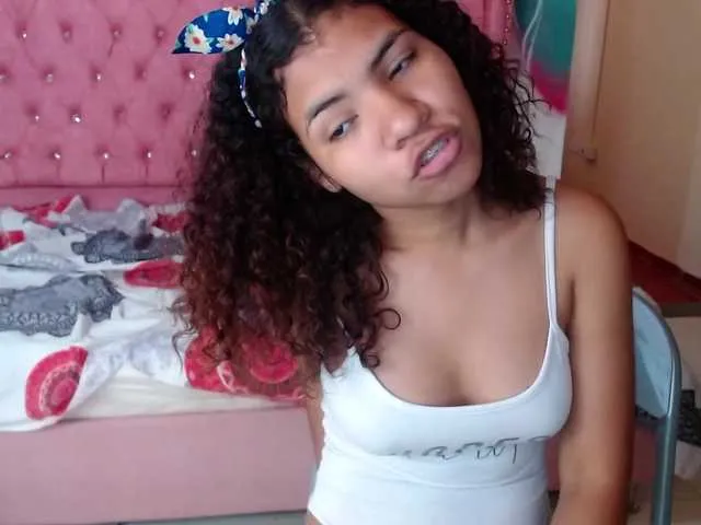 Live sex webcam photo for rose-rouse #272777221