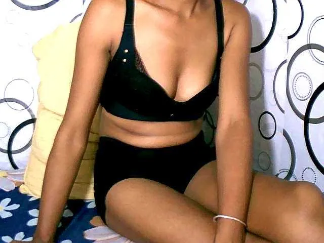Live sex webcam photo for rose27 #290505905