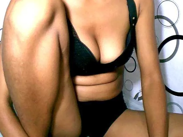 Live sex webcam photo for rose27 #290543088