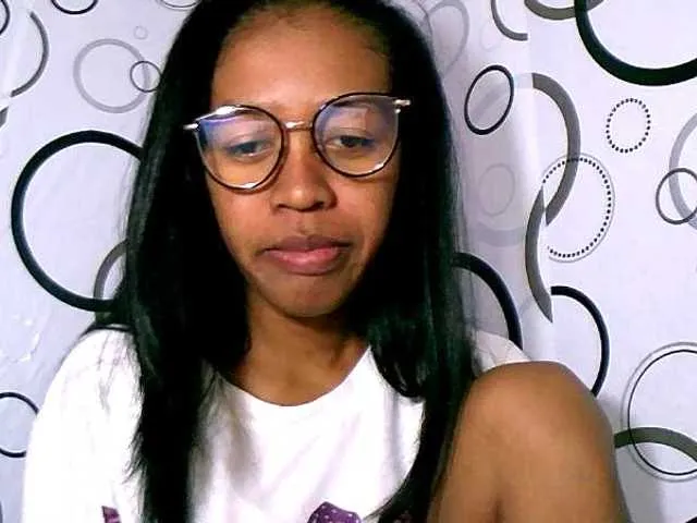 Live sex webcam photo for rose27 #290709510