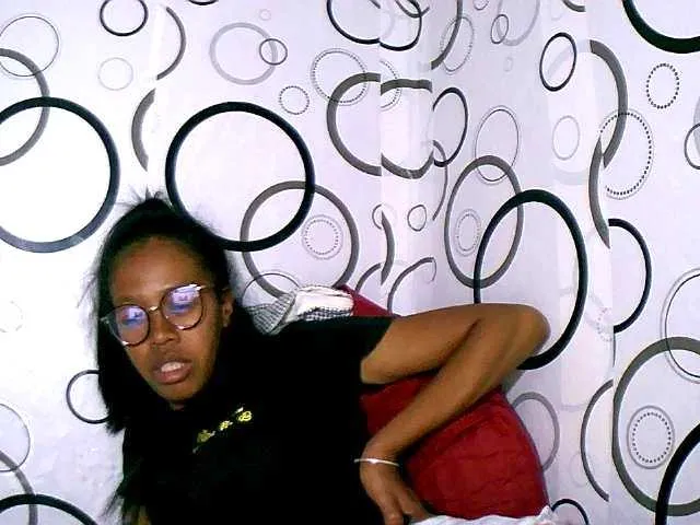 Live sex webcam photo for rose27 #290751630