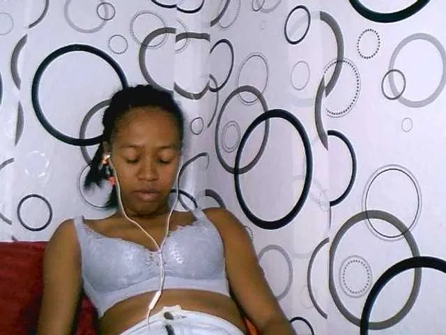 Live sex webcam photo for rose27 #290877517