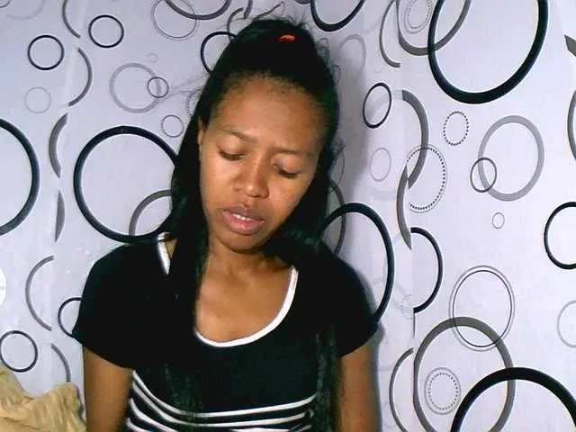 Live sex webcam photo for rose27 #290945081