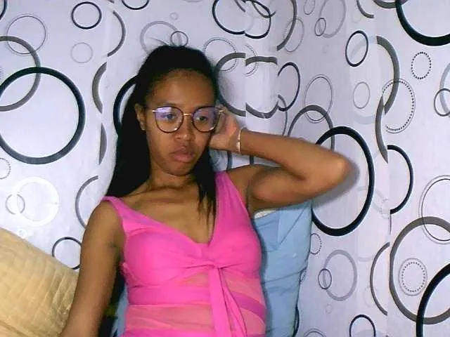 Live sex webcam photo for rose27 #291009053