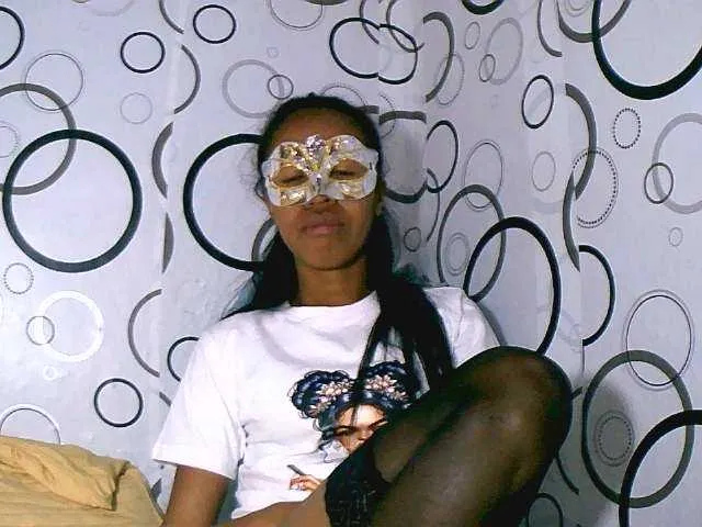 Live sex webcam photo for rose27 #291029782