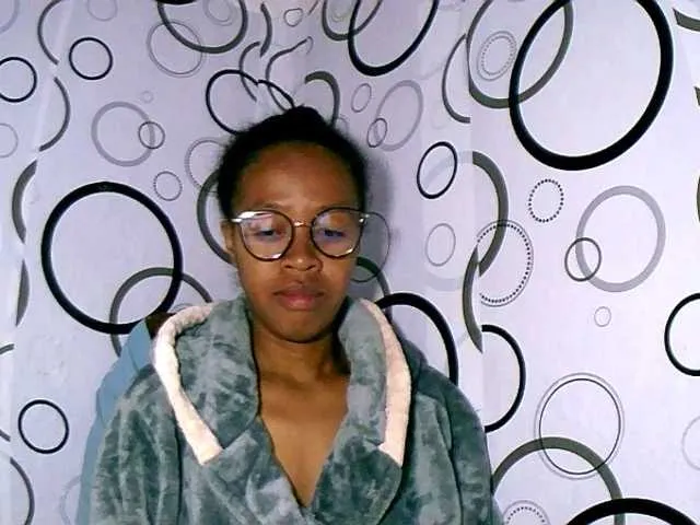 Live sex webcam photo for rose27 #291174566