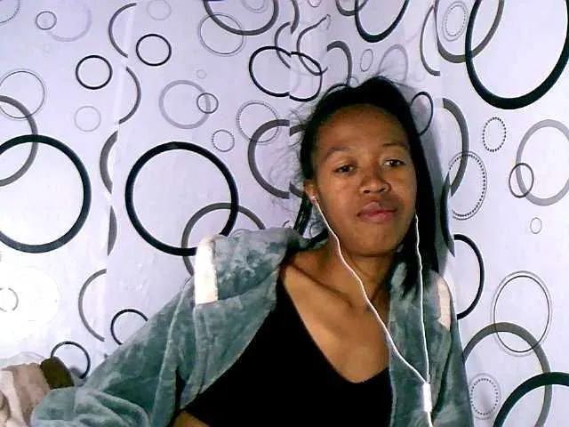 Live sex webcam photo for rose27 #291372219