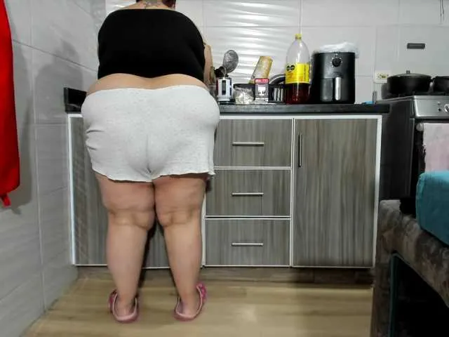 Live sex webcam photo for rosebbw69 #291566139
