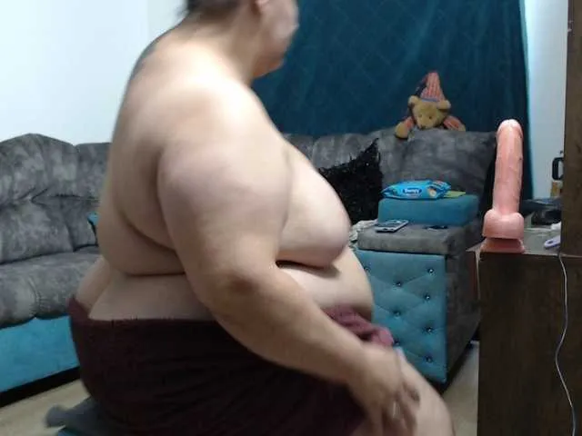 Live sex webcam photo for rosebbw6969 #293876738