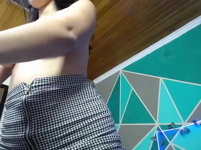 Live sex webcam photo for rosedumont11 #272830733