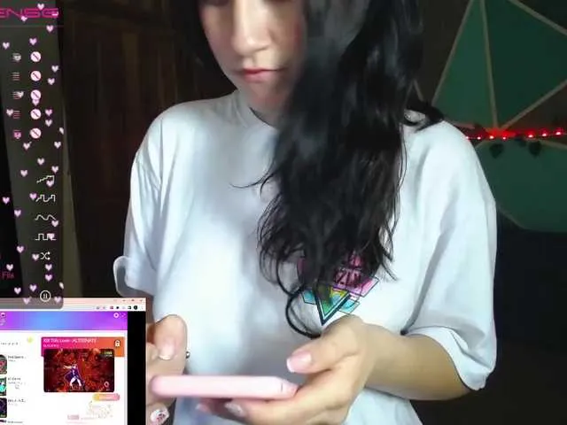 Live sex webcam photo for rosedumont11 #272982288