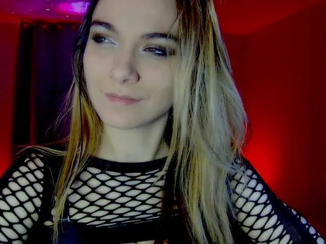 Live sex webcam photo for roseredgoddess #290540564