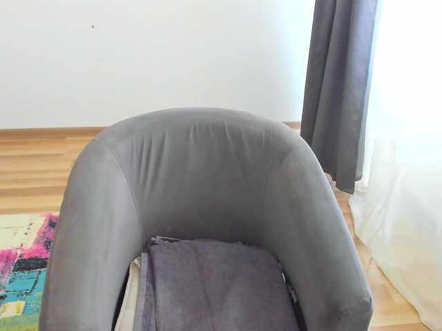 Live sex webcam photo for roses-dream #273946257