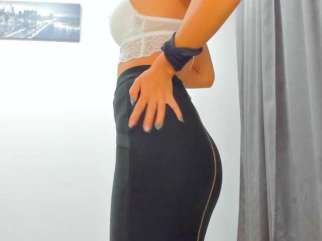 Live sex webcam photo for roses-dream #274096393