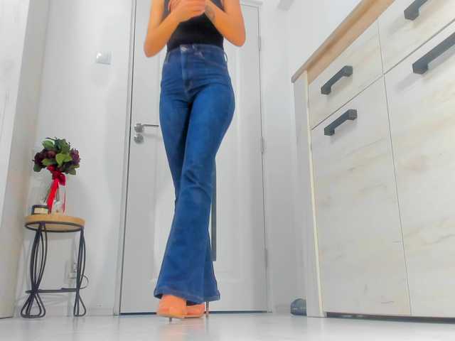 Live sex webcam photo for roses-dream #277375110