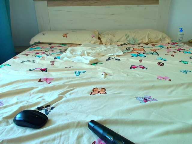 Live sex webcam photo for roses-dream #278214903