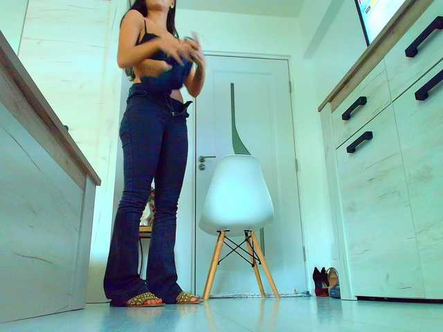 Live sex webcam photo for roses-dream #290143924