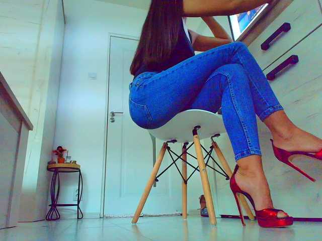 Live sex webcam photo for roses-dream #290182109