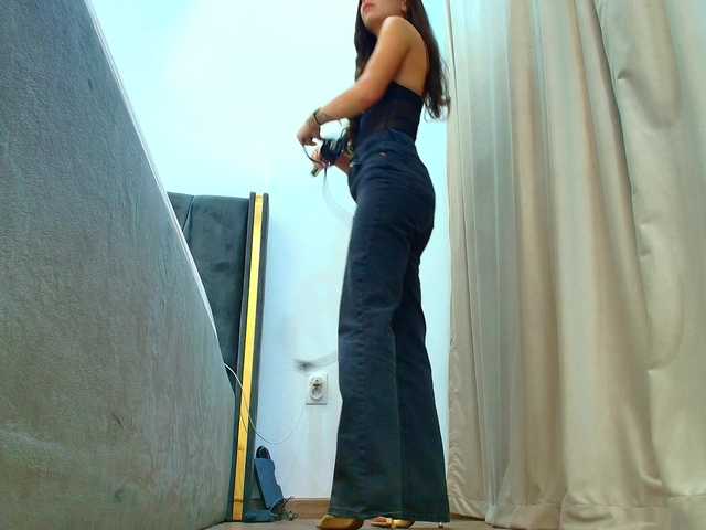 Live sex webcam photo for roses-dream #290285419