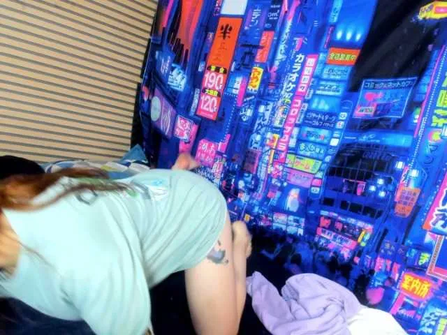 Live sex webcam photo for rosse2504 #290529246
