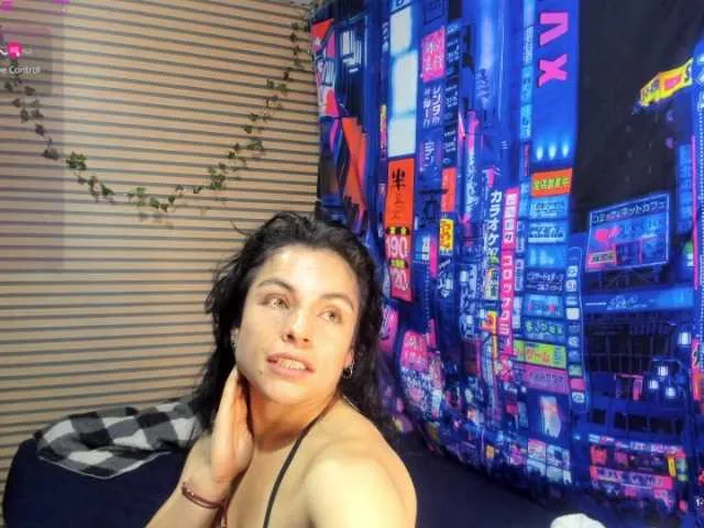 Live sex webcam photo for rosse2504 #291071413