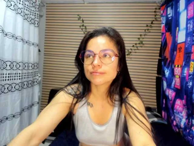 Live sex webcam photo for rosse2504 #291273528