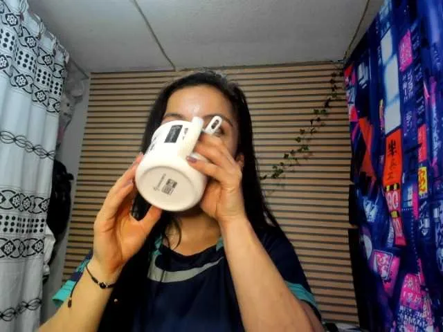 Live sex webcam photo for rosse2504 #291360777