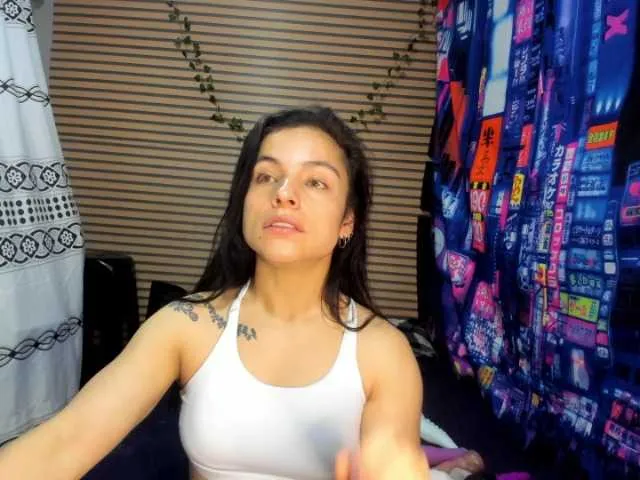 Live sex webcam photo for rosse2504 #291372018