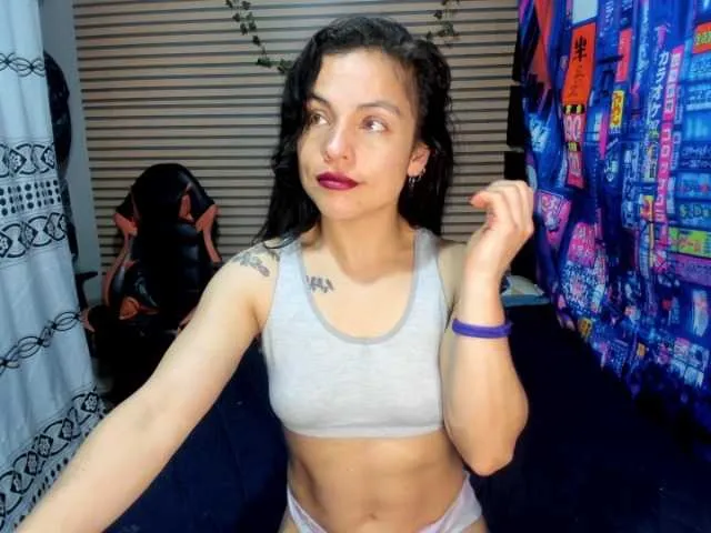 Live sex webcam photo for rosse2504 #291440833