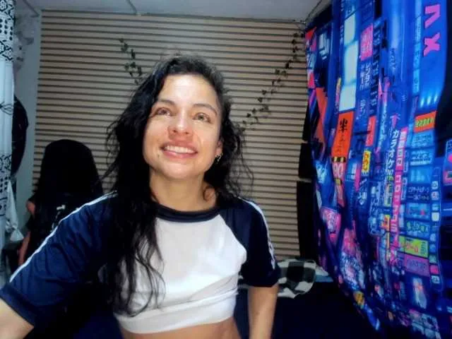 Live sex webcam photo for rosse2504 #291534573