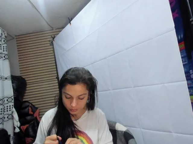 Live sex webcam photo for rosse2504 #291596605