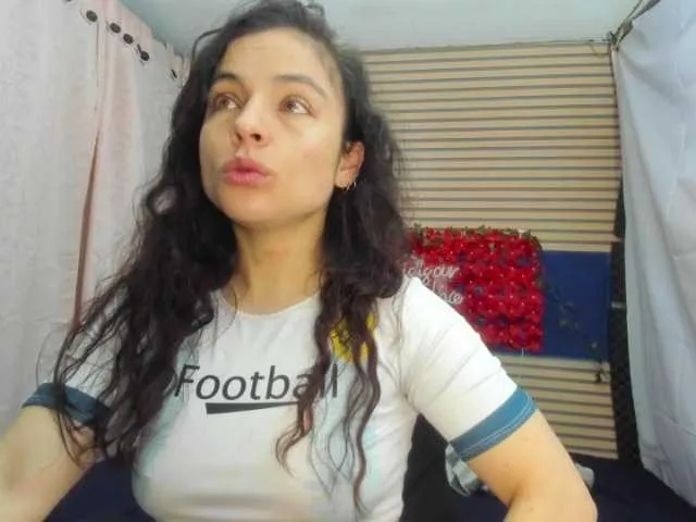 Live sex webcam photo for rosse2504 #293507771