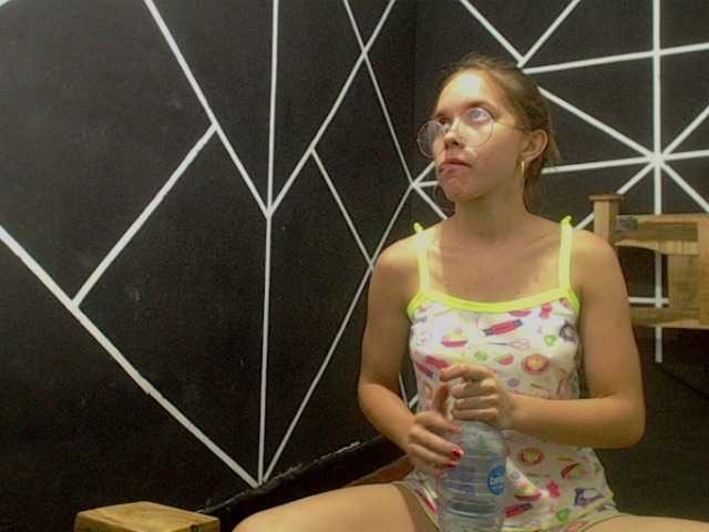 Live sex webcam photo for rosssexhot #272811217